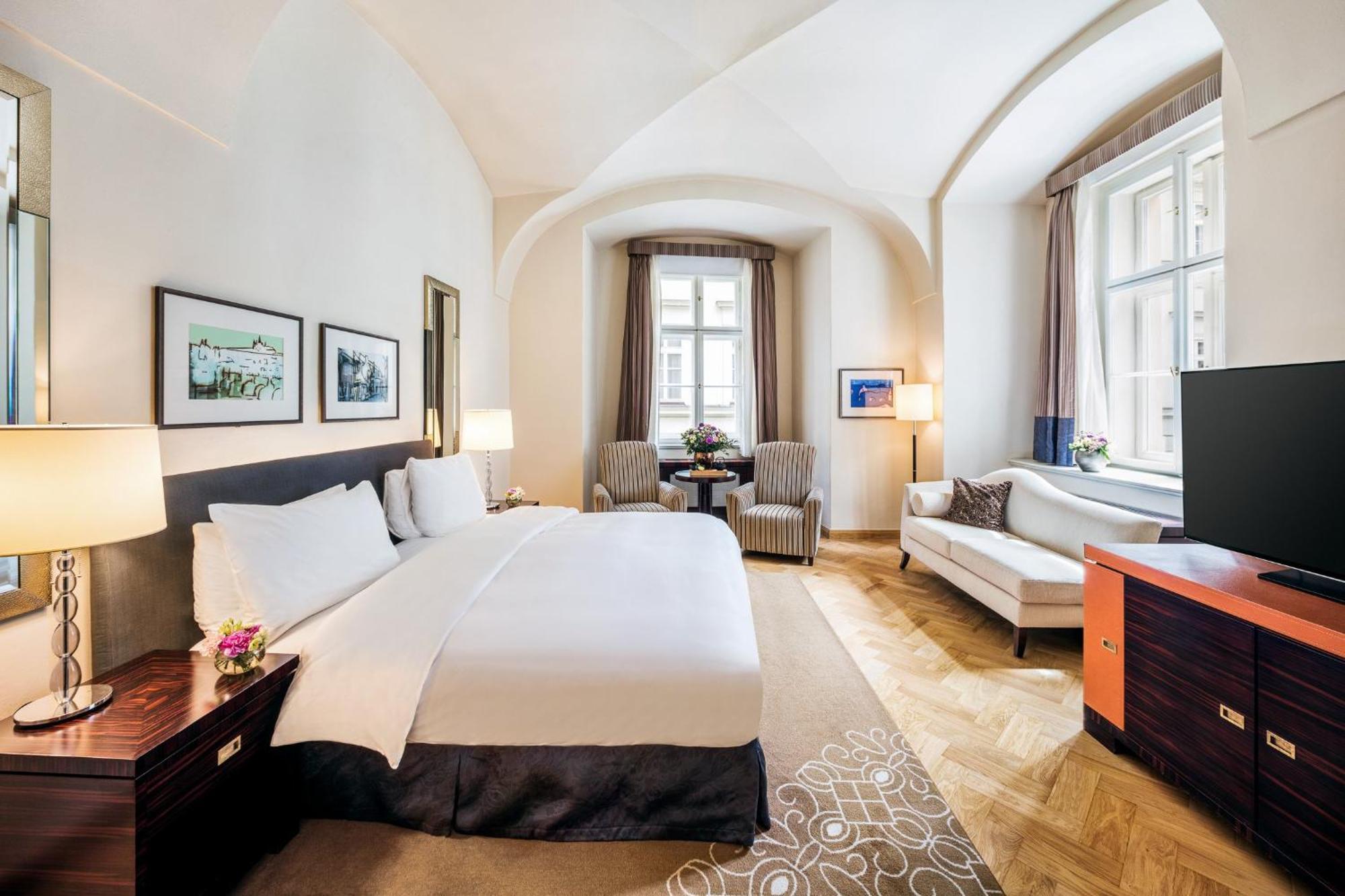 Mandarin Oriental, Prague Hotel Exterior photo