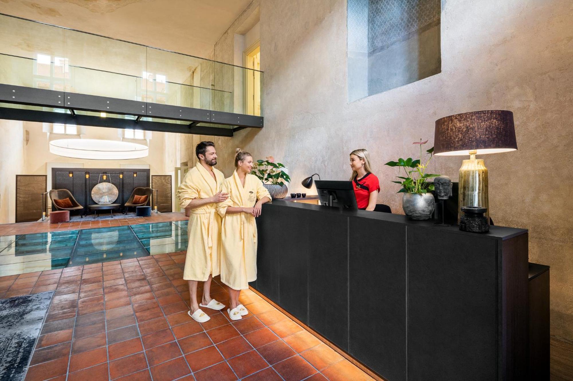 Mandarin Oriental, Prague Hotel Exterior photo