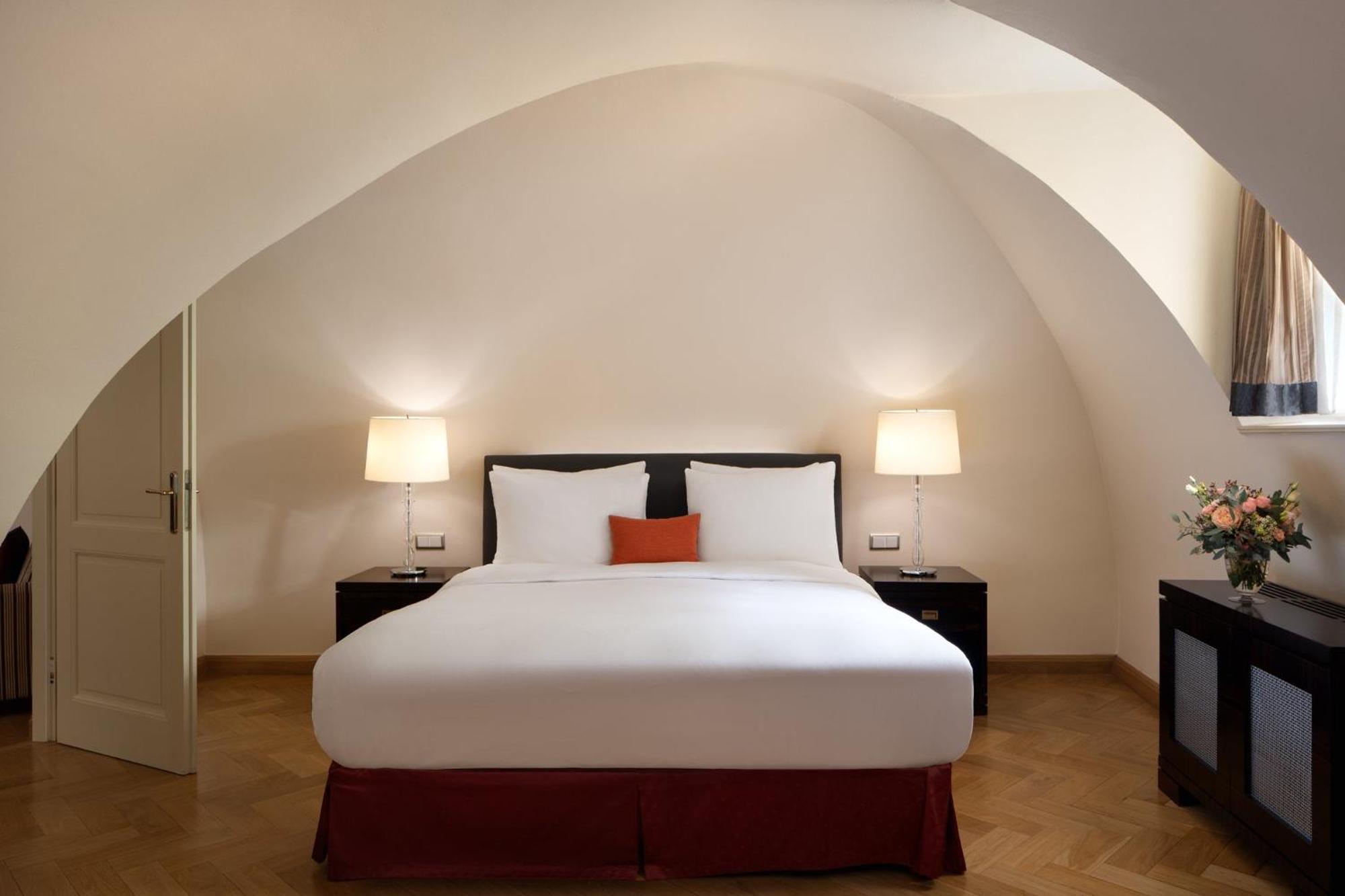 Mandarin Oriental, Prague Hotel Exterior photo